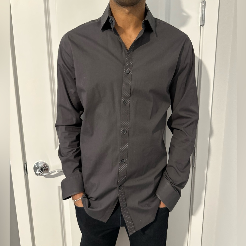 Mens Express extra slim fit dress shirt. Size M